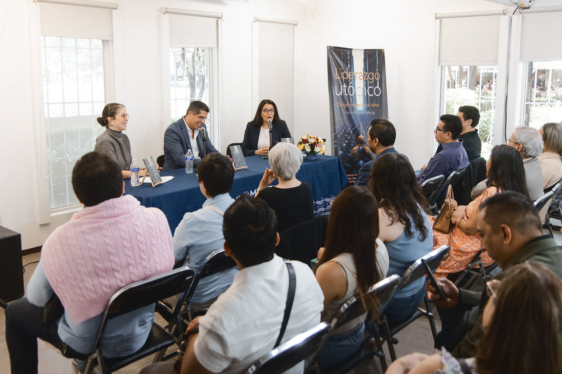 Presentación del libro Liderazgo Utópico, de Félix Pichardo Meuly, en el Espacio Cultural Nelson Mandela de la Alcaldía Miguel Hidalgo.