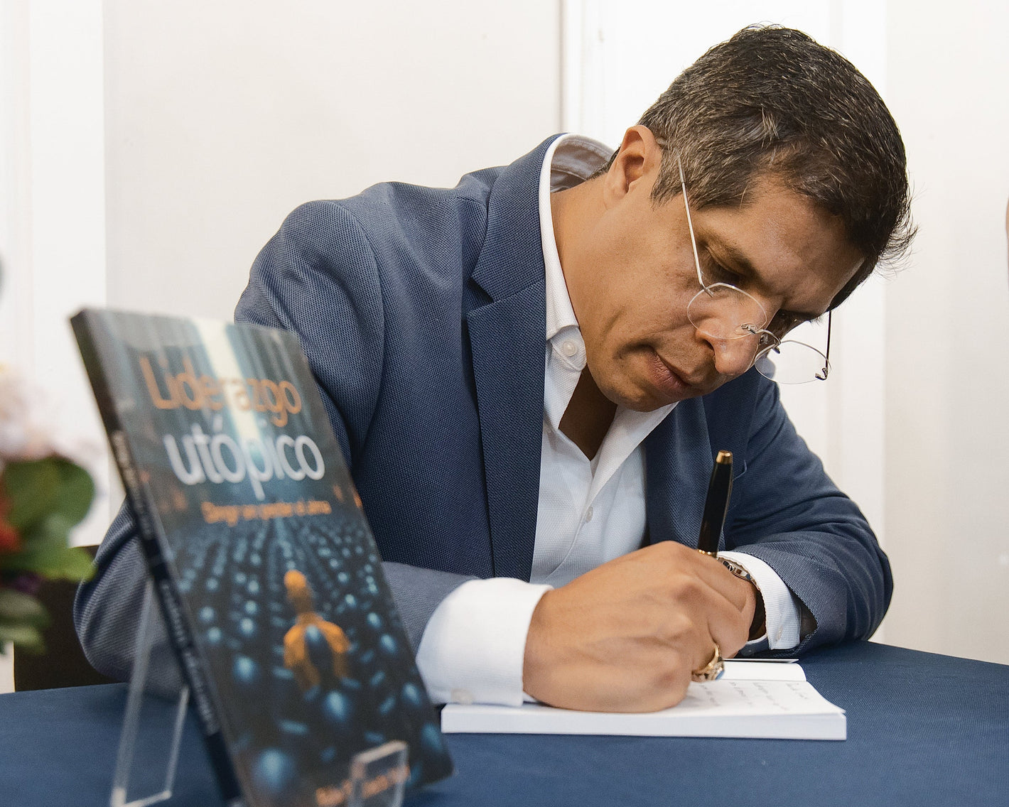 liderazgo utopico, felix pichardo meuly, editorial portable, quiero publicar mi libro en mexico
